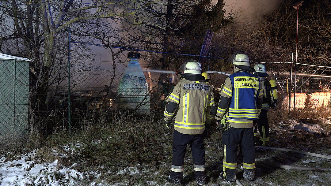 Tragödie in Mittelfranken: 56-Jähriger und seine zwei Hunde sterben bei Feuer in Gartenlaube
