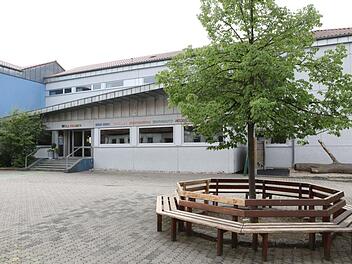 Die Mittelschule in Kirchehrenbach soll saniert werden.