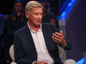 Der ehemalige Erste B&uuml;rgermeister von Hamburg, Ole von Beust, sagte bei "Maischberger", dass es "tragisch" sei, dass wahrscheinlich vier CDU-Abgeordnete den AfD-Landtagspr&auml;sidenten von Sachsen-Anhalt gew&auml;hlt haben.