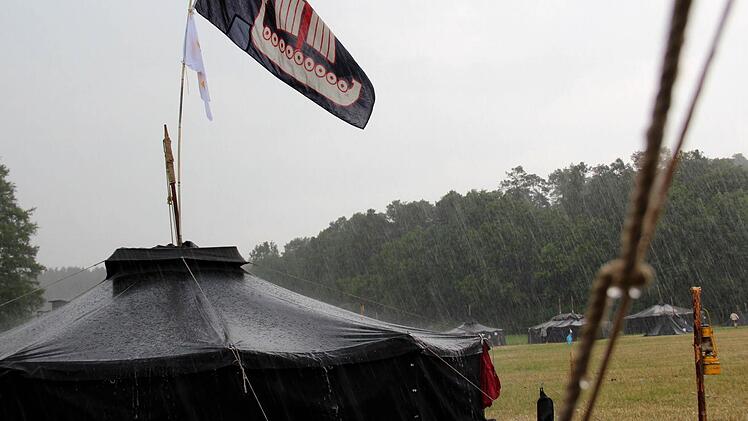 Es regnet in Strömen. Foto: Johanna Blum