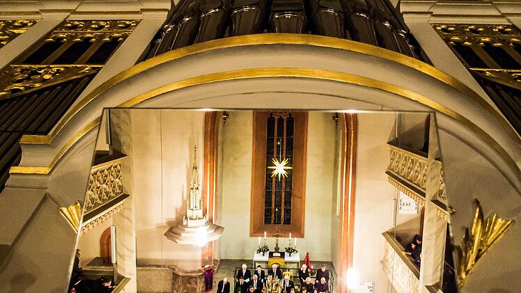 Impressionen vom Adventskonzert in Neustadt mit der Kantorei St. Georg.Foto: Jochen Berger