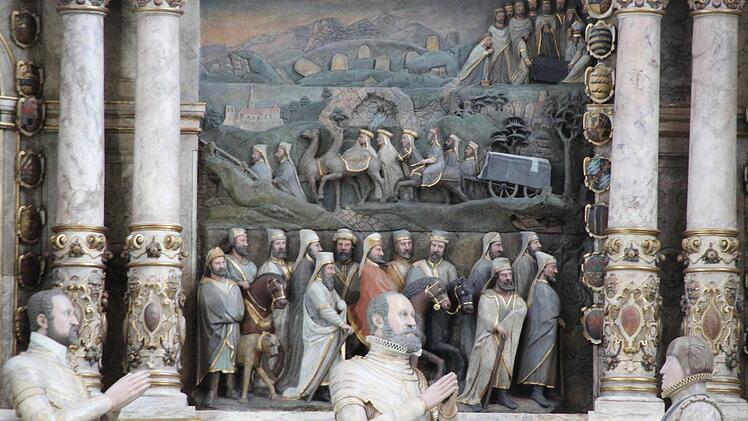 Details des Epitaphs hinten im Chorraum.