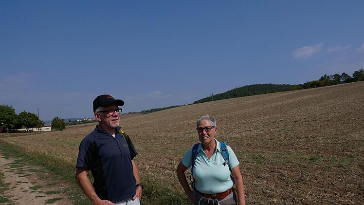 Entlang der Extratour Strahlungen - die ersten Wanderer sind unterwegs.Heike Beudert