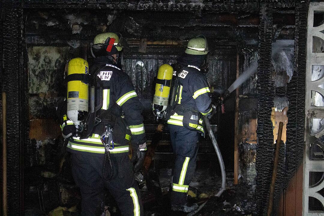Feuerwehr-Einsatz nach Verpuffung in privater Sauna