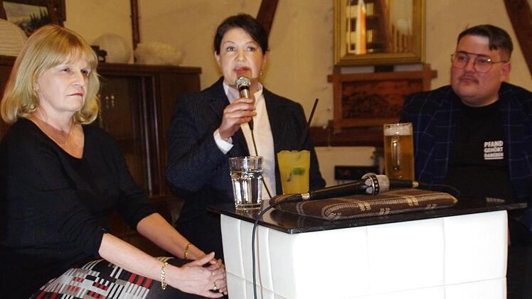 Die drei Kandidaten an der Wähl-Bar (v. l.): Sabine Gross, Angela Hofmann und Johannes Vogt. Foto: Marco Meißner