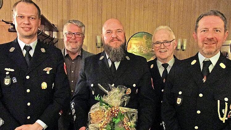 Dankesworte gab es bei der Feuerwehr Markschorgast. Unser Bild zeigt (von links) Sebastian Walter, Bürgermeister Marc Benker, Ingo Spiske, Feuerwehrvorsitzender Hans Tischhöfer und Kommandant Jürgen Gampert.