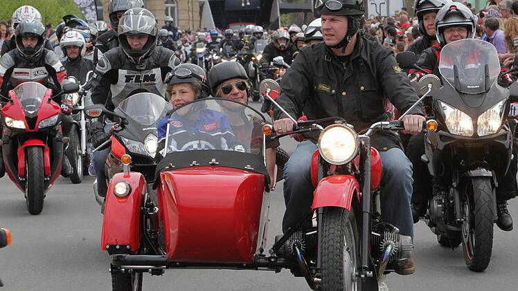 Die Motorradsternfahrt zieht alljährlich Tausende von Biker und Schaulustige nach Kulmbach. Foto: Archiv/Barbara Herbst