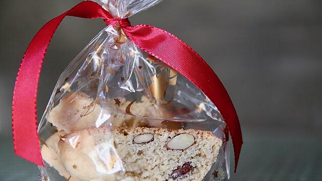 Mit winterlichen Cantuccini kannst du dir und deinen Mitmenschen die Adventszeit versüßen.