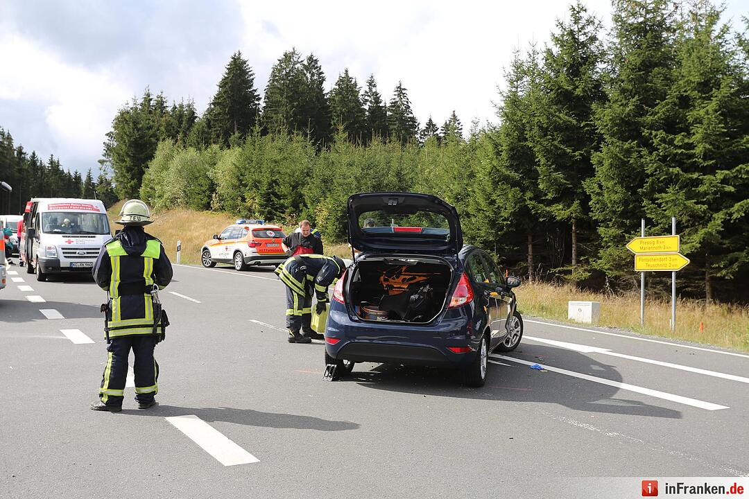 Vier Verletzte: Schwerer Unfall bei Teuschnitz