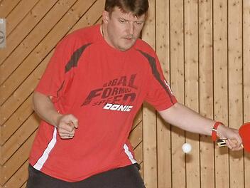 Peter Daum vom TSV Teuschnitz war beim 9:5-Sieg gegen den TTC Alexanderhütte in seinen zwei Einzeln und im Doppel mit Andre Jungkunz nicht zu bezwingen. Foto: Hans Franz
