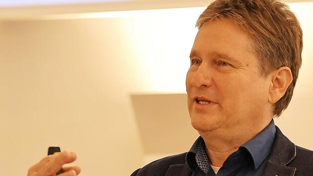 Prof. Manfred Miosga mahnte, in Sachen Klimaschutz einen Wandel auf lokaler Ebene anzustoßen.