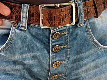 Ein Mann hatte eine ungew&ouml;hnliche gro&szlig;e W&ouml;lbung unter der Hose. Das machte die Polizisten stutzig. Foto: PIRO4D/pixabay.com