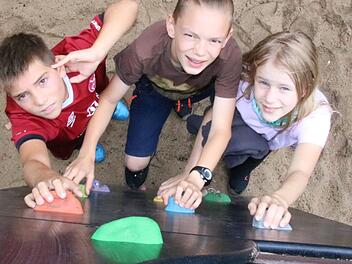 Komplett erneuert wurden die Spielgeräte auf dem Spielplatz in der Münnerstädter Schlesierstraße. Ralf Ruppert