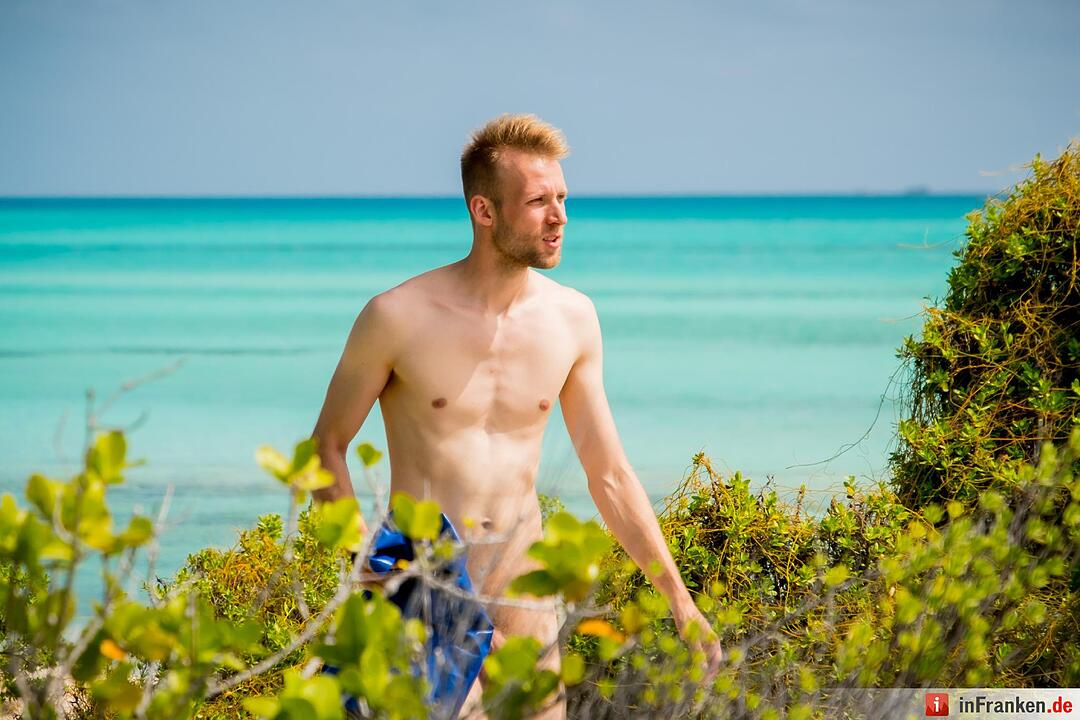 Adam sucht Eva - Promis im Paradies