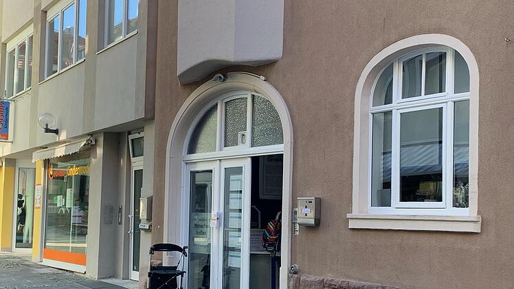 Zwischen Cosimo-Kindermoden und Nagelstudio haben "LachfALTen" und Menschen f&uuml;r Menschen ihr neues B&uuml;ro in der Spargasse 17 in Bad Kissingen.