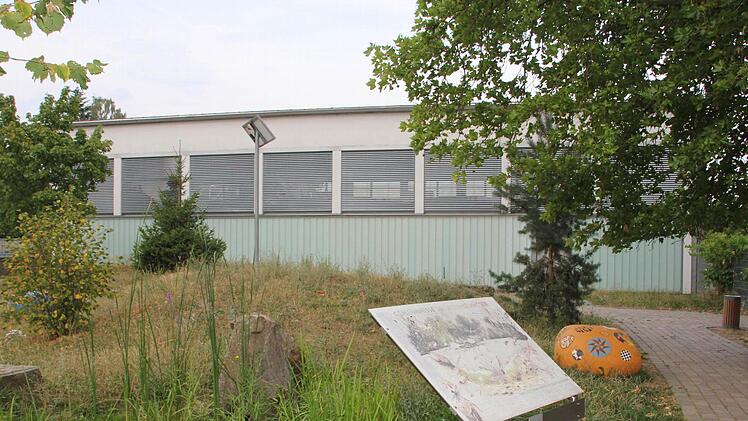 Die Turnhalle am Dürerweg in Haßfurt ist eine mögliche Unterkunft für neue Flüchtlinge.  Foto: Klaus Schmitt
