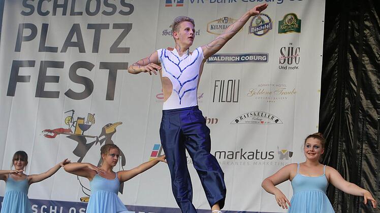 Das Move & Dance Center Coburg zeigte das Stückt "Der blaue Vogel".