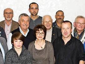 Die Meisterschaftssieger der Reisesaison 2014 der Brieftaubenzucht und Transportgemeinschaft Schweinfurt-Haßfurt-Waigolshausen sind mit der Saison zufrieden.  Foto: Ruprecht