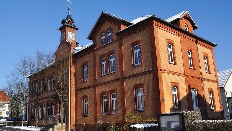 Das Rathaus ist ein wahres Schmuckstück.  Foto: Harald Koch