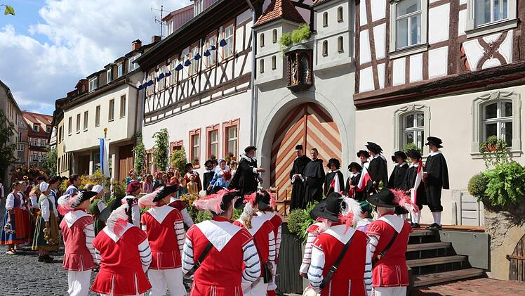 Bis zu 200 Darsteller wirken beim Heimatspiel "Die Schutzfrau von Münnerstadt" mit.Thomas Malz