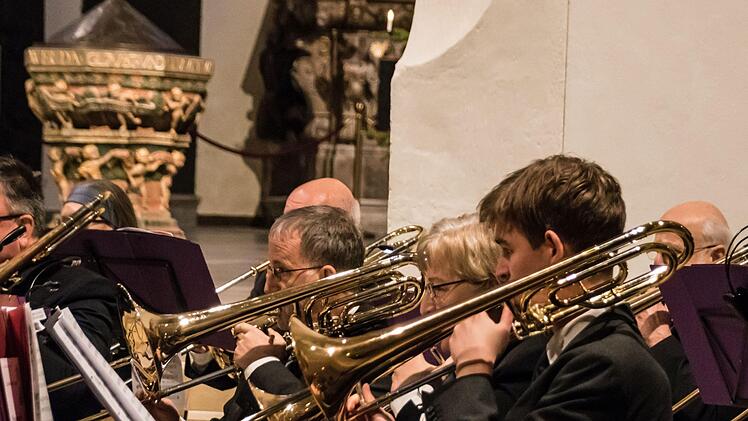 Zahlreiche Besucher lockte der Posaunenchor St. Moriz unter Leitung von Peter Stenglein mit seinem Konzert in die Morizkirche.Foto: Jochen Berger
