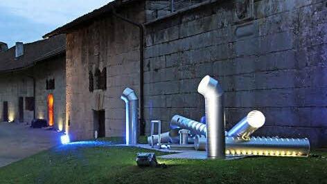 Lichtobjekt "Light Tubes" im Wallgraben  Foto: Friedwald Schedel