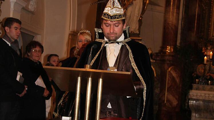 Das Prinzenpaar las die Fürbitten. Foto: Sonja Adam