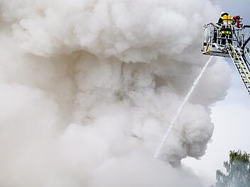 Feuerwehreinsatz bei Goldkronach: Haus brennt am Dienstag (06.09.2022) komplett aus
