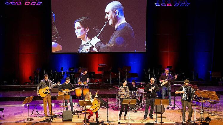 "Miasin Zam" verdeutlichten nicht nur auf musikalischem Terrain, was Integration bedeuten kann - Vielfalt und Gemeinschaftsgefühl. Foto: Bernhard Lott