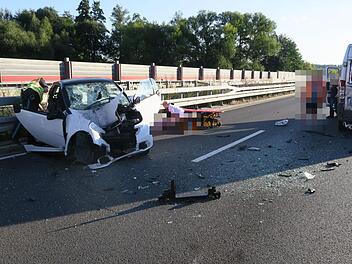 Bei einem Verkehrsunfall auf der B4 im Kreis Coburg wurde ein Autofahrer schwer verletzt. Foto: Verkehrspolizeiinspektion Coburg