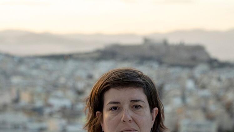 Eliza Triantafillou, Investigativjournalistin beim Start-up "Inside Story" in Athen, erzählt, dass es in Griechenland keine wirklich unabhängigen Medien mehr gibt.
