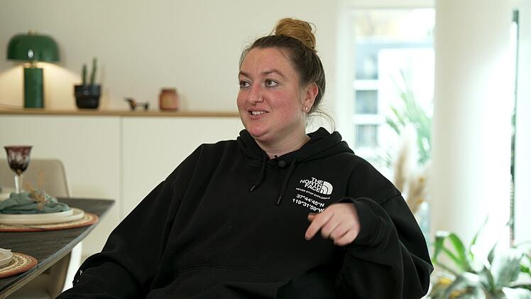 Ein Feuerwerk an Coolness, Herzlichkeit und Postdamer Dialekt: Sassi (30) macht den Auftakt in Potsdam.