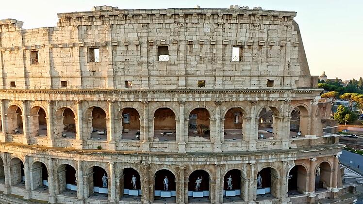 Das Kolosseum ist das gr&ouml;&szlig;te je errichtete Amphitheater im antiken Rom. Warum wurde es gebaut?