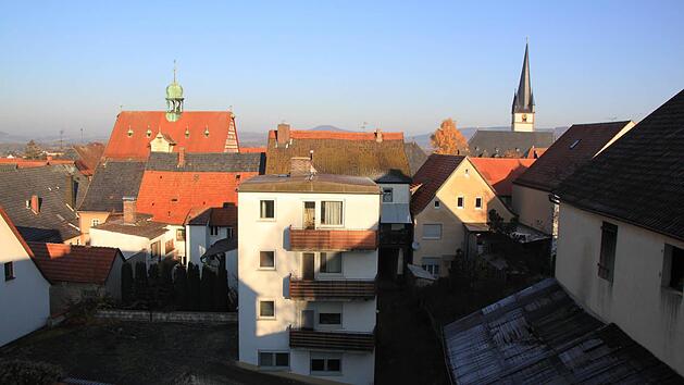 Viel Potenzial besitzt das rund 3300 Quadratmeter gro&szlig;e Areal der ehemaligen Brauerei "Zum Schwarzen B&auml;ren", das direkt am Marktplatz liegt. Foto: Matthias Einwag