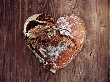 Für das 3-Zutaten-Brot von Jamie Oliver benötigen Sie neben Wasser lediglich Mehl, Hefe und Salz. Foto: 11165576/pixabay.com.