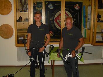 Adrian Bier (links) mit seinem Trainer Karl-Heinz Dallner, dem er in sportlicher Hinsicht viel zu verdanken hat. Foto: Peter Balthasar