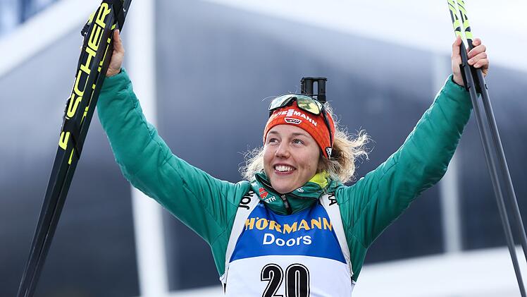 Sie wird unvergessen bleiben, die tragisch verstorbene Laura Dahlmeier. Zum Auftakt des Biathlon-Winters gedachten ihre Kollegen vom ZDF der Biathlon-Legende.