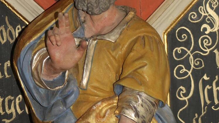 Der Jünger "Simon Petrus" dessen Namen künftig die Schernecker Kirche trägt, ist auch an der Kanzel in Kirche zu sehen. Foto: Michael Stelzner