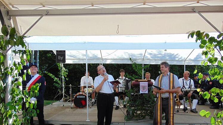 Die Pfarrer Hofmann und Hornung Foto: Petra Malbrich