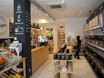 In Nürnberg betreiben  Koenig und Linhardt mit dem "Zero Hero" bereits einen Unverpackt-Laden, in dem man sich aus Spendern und Schütten seine Produkte selbst zapfen kann. Im Sommer wollen  die Geschäftsleute  in  Erlangen einen zweiten Laden dieser Art eröffnen.  Foto: privat