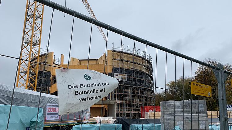 Auf dem Gelände des ehemaligen Güterbahnhofs in Coburg entsteht das "Globe", das zunächst dem Landestheater als Interimsspielstätte dienen wird.