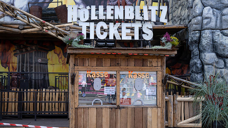 Kollision in Wiesn-Achterbahn - acht Verletzte auf dem Oktoberfest