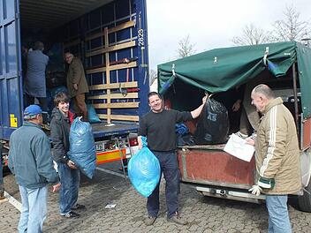 Die Helfer der Herzogenauracher Kolpingsfamilie hatten alle Hände voll zu tun. Foto: Manfred Welker