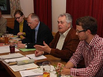 Heinrich Kattenbeck (2.v.r.) ist der erste Biwo-Vorsitzende. Foto: Galster
