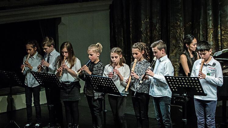 Impressionen von der Matinee "Jugend spielt für Jugend" im Landestheater Coburg: Blockflötenensemble der Musikschule CoburgFoto: Jochen Berger