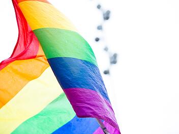 Einer Umfrage  der "Antidiskriminierungsstelle des Bundes" zufolge, sind 40,1 Prozent der Deutschen der Meinung, dass Homsexuelle heutzutage immer noch benachteiligt werden. Symbolfoto: Markus Spiske/pexels.com