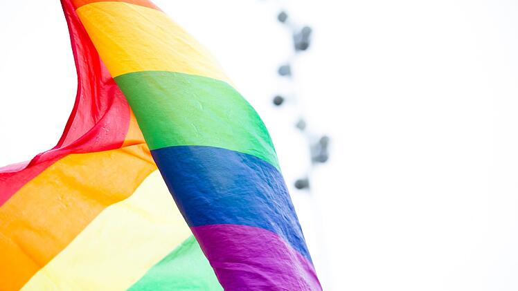 Einer Umfrage  der "Antidiskriminierungsstelle des Bundes" zufolge, sind 40,1 Prozent der Deutschen der Meinung, dass Homsexuelle heutzutage immer noch benachteiligt werden. Symbolfoto: Markus Spiske/pexels.com