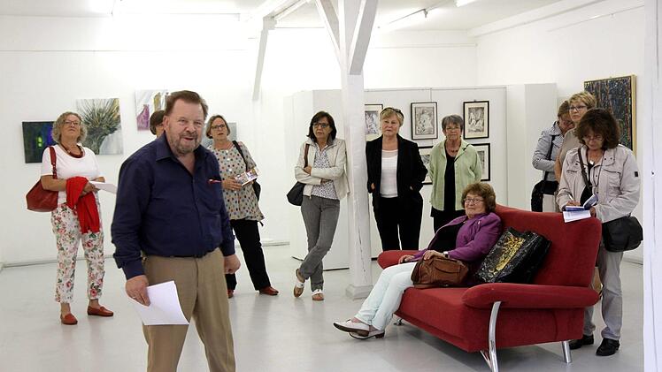 Erster Vorsitzender Manfred Braun eröffnete die Ausstellung.