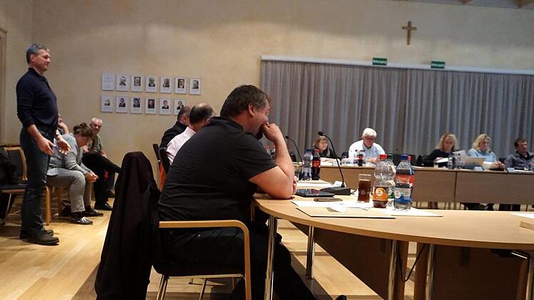 Bei der Bürgerfragestunde gab es Redebedarf.     Foto: Richard Sänger