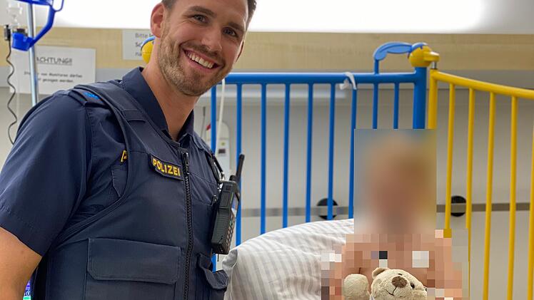 Polizisten retten zweij&auml;hrigem Jungen das Leben